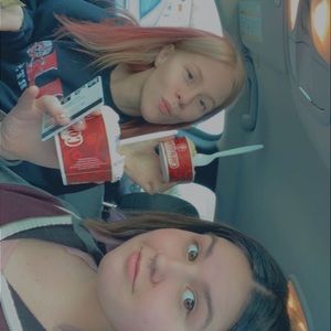 Meet your Posher, Mackenzie